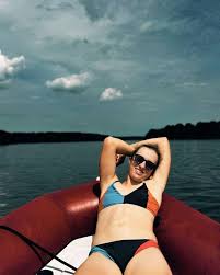 Sweet holiday vibes. Iga Swiatek 💛😍