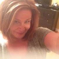 Janis Leone's Instagram, Twitter & Facebook