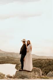 Lake Tahoe Engagement Session In 2020 Nevada Wedding Tahoe Wedding Lake Tahoe