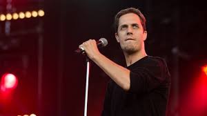 Grand corps malade, reda taliani. Grand Corps Malade En Concert C Est Tout Sauf Un Plan B Live Report Concert Du 14 02 2019 Baz Art Des Films Des Livres