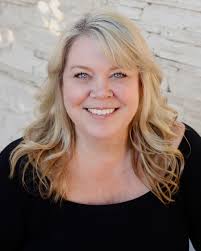 About Us — AuroraTitle