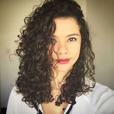 Cute Hairstyles For Shoulder Length Curly Hair Shoulder Length Curly Hair Curly Hair Styles Curly Hair Styles Naturally