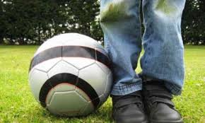 15 Astuces De Grand Meres Pour Enlever Toutes Les Taches De Vos Vetements Taches D Herbe Enlever Tache De Gras Tache De Gras