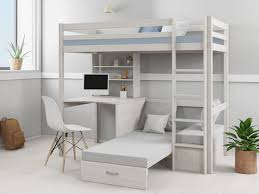 Incorporare la scrivania nel letto a castello è una buona soluzione, visto che la dimensione del letto, che misura circa 200 cm, è ottima per ospitare una capiente zona studio. Letto A Soppalco Scrivania Divano E Contenitori 90x200cm Abete Massello Bianco Goliath Ii