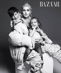 Die neuesten tweets von christina aguilera (@xtina): Christina Aguilera Kids In Harper S Bazaar Spread See Family Pic Hollywood Life
