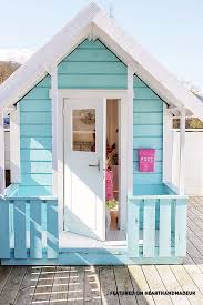 In Einem Diy Gemalten Spielschuppen Fur Madchen Benotigen Sie Ideen Fur Kinderschuppen Dieser Kleine In 2020 Kinder Spielhaus Garten Spielhaus Garten Schuppen Ideen