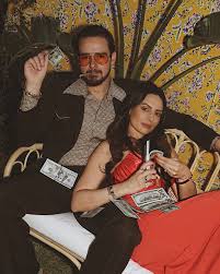 Belen Salomon On Instagram Miguel Angel Felix Gallardo E Isabella Bautista Narcos In 2020 Miguel Angel Couple Halloween Costumes Ganster Party