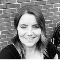 Danielle Oswald's Instagram, Twitter & Facebook