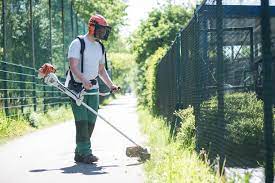 Finden sie jetzt 2.677 zu besetzende garten landschaftsbau jobs auf indeed.com, der weltweiten nr. Fachwerker In Im Garten Und Landschaftsbau Rotkreuz Institut Berufsbildungswerk Berlin
