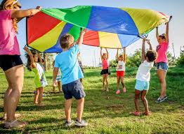 Algunas de las actividades que podemos realizar con nuestros hijos e hijas al aire libre son las siguientes Wow Los Mejores Juegos Para Ninos Al Aire Libre 2021