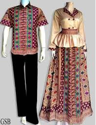 Sarung menjadi salah satu tren fashion yang sudah ada sejak zaman dulu. Pin Di Baju Untuk Dipakai
