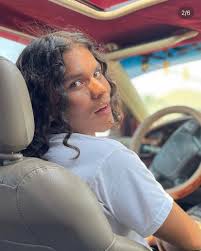 Michelle Facio (@michelleefacio)