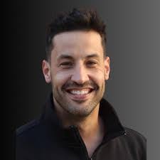 Heather Raburn's Instagram, Twitter & Facebook