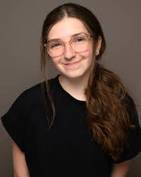 Lilly Horne's Instagram, Twitter & Facebook