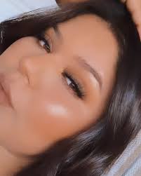 Tonight’s makeup 💄 , Down below some products I used 😍, -, -, -,  @themakeupshack “silhouette contour palette “ , @lashaddict_by_m.e style  “Diva” 😍 , @morphebrushes @jamescharles palette 🎨 , ...