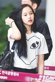 Both of her parents are japanese and she moved to back to japan after she turned 3. Minari Twice