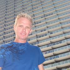 Mattias karlsson (born april 15, 1985) is a swedish professional ice hockey player, currently contracted by hv71 in the swedish elite league elitserien. Mattias Karlsson Swe561 Twitter