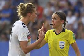 Stephanie Frappart Arbitrera La Finale De La Coupe Du Monde Feminine Le Huffpost