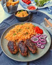 Djuvec Reis Mit Cevapcici Instakoch De Rezept Rezept Cevapcici Reis Rezepte Einfach Kochrezepte