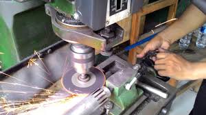 Mesin gerinda tangan modern ini juga memiliki kelebihan dalam hal suku cadang yang murah serta mudah di temukan di berbagai toko di berbagai daerah. Jenis Jenis Mesin Gerinda Grinding Machine Klikteknik
