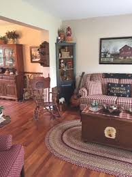 We think rustic country and primitive decor has a place in every home, linking to our past, often times with a touch of whimsy. Primitive Living Room Vintage Home Decor Primitive Decor Inside Primitive Living Room Furniture Awesome Decors