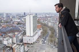De toren zicht gaat de wolken in. Feestje Met Zicht Op T Stad Antwerpen Hln Be