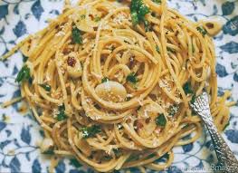 Spaghetti Z Czosnkiem Chili I Oliwa Aglio Olio Recipe Aglio Olio Spaghetti Food