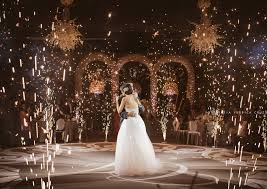 ¡un baile personalizado a vuestra medida que sea especial rocío y jose fueron una pareja de novios que prepararon un baile de boda diferente. Las Mejores Canciones Para Su Primer Baile Como Esposos 70 Canciones Para Vals De Boda