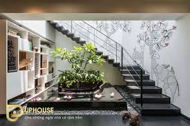 CÁCH TRANG TRÍ MẢNG TƯỜNG CẦU THANG [ĐẸP VÀ ẤN TƯỢNG]