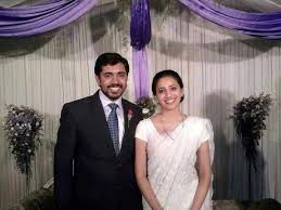 Malayalam Movies Videos Boxoffice Ratings Birthdays Marriage Pictures Marriage Photos Star Wedding Nivin pauly's kayamkulam kochunni is the journey of a man who helped his people start a many of anushka sharma's bollywood colleagues sent love as she shared the first photo of her daughter with. pinterest