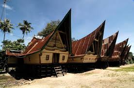 Rumah tradisional atau juga dikenali rumah melayu tradisional adalah sebahagian warisan seni rumah tradisional melayu melambangkan cara hidup dan sikap terbuka orang melayu itu sendiri. Rumah Adat Pulau Samosir Sumatera Utara Janto Marzuki Flickr