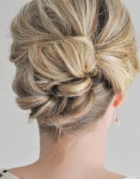 15 Easy And Quick Updos To Do In 5 Minutes Or Less Hair Styles Hair Updos Tutorials Bridesmaid Hair