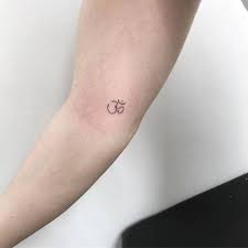 100 Mini Tattoo Ideas Tattoo Ebook Minimalist Tattoo Om Tattoo Design Mini Tattoos