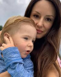 Too cold for Mama! #lakeglenville