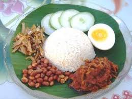 Enjoy our savoury reduced fat coconut rice & sweet anchovy sambal alongside with. Resepi Nasi Lemak Antarabangsa Kampung Baru Pawtaste Com