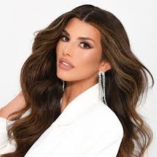 Ashlyn Powers's Instagram, Twitter & Facebook