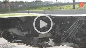 Un'enorme voragine di circa 200 metri quadri e profonda 20 metri si è aperta tra le 6,30 e l 6,45 nel parcheggio dell'ospedale del mare di napoli. Napoli Voragine Nel Parcheggio Dell Ospedale Del Mare Di Ponticelli Il Video
