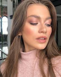 Prom Makeup Naturel Makeup Brown Hair Colors Mezuniyet Makyaji En Iyi 8 Fondoen Cabello Y Maquillaje Maquillaje Graduacion Maquillaje Natural