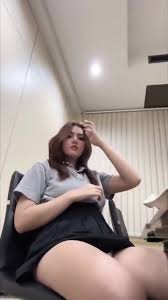 Staf Kantor Gabut Pamer Memek - EPORNER