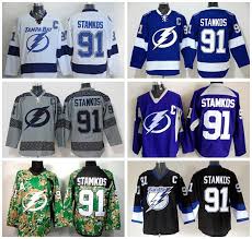 Find game schedules and team promotions. Grosshandel Tampa Bay Lightning 91 Steven Stamkos Trikots Sport Eishockey Mode Team Farbe Blau Alternativ Weiss Schwarz Grau Lila Camo Von Fanatics 30 46 Auf De Dhgate Com Dhgate