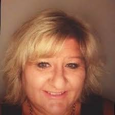 Lynn Oster's Instagram, Twitter & Facebook