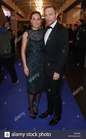 Raus aus berlin, wanderschuhe an und ab ins sauerland. Christian Lindner Fdp Vorsitzender Mit Freundin Franca Lehfeldt 24 Rtl Spendenmarathon Wir Helfen Kindern Tv 21 22 11 2019 Verwendung Weltweit Stockfotografie Alamy