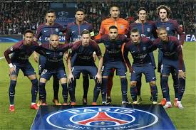 لاعب باريس سان جيرمان يثير التكهنات حول مستقبله - بطولات