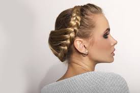 These six hairstyles for rain are so cute, you'll wear them even when it's not a rainy hair day. Rainy Day Hairstyles For Gorgeous Long Hair