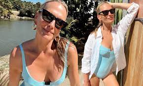 Molly Sims, 48, showcases her age defying figure in a plunging blue  swimsuit on a Mexico getaway | Daily Mail Online