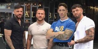 Signed for a club record fee of approximately £20 million in july 2007, torres was handed the no.9 shirt vacated by anfield legend robbie fowler. Images Fernando Torres Has A New Look And The Memes Are Glorious