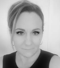 Kendra Beach's Instagram, Twitter & Facebook