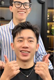 កាត់សក់ស្អាតនៅម៉ាមjén: រចនាប័ទ្មពិសេសឱ្យបុរស