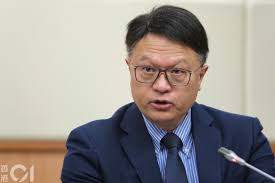 武漢肺炎】UA戲院推新策隔行賣飛許樹昌醫生︰一米距離可接受