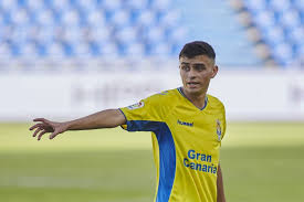 Pedri is a wonderfully technical player with the ball at his feet, and can play as a central midfielder, as well as on both sides. Fc Barcelona S Pedri Talks About Joining The Club In His Latest Interview